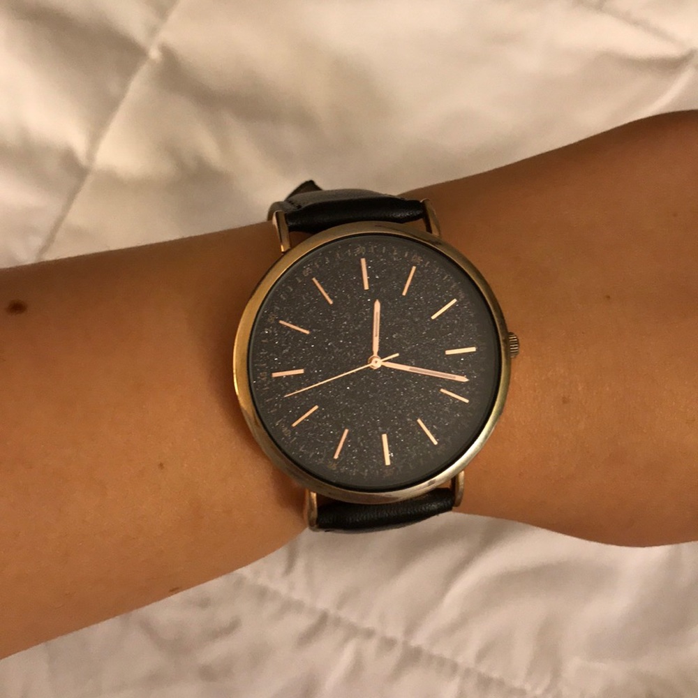 Watch - Picture 2 of 4